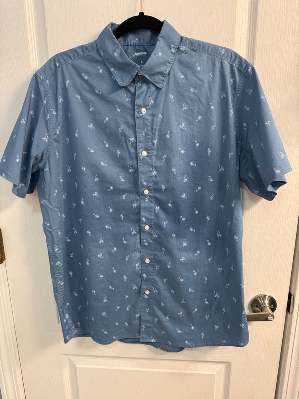 Sonoma Light Blue Short-Sleeve Button-Down with White Palm Tree Motif